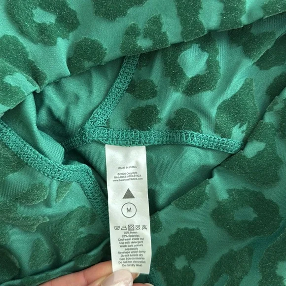 Green Leopard-Print High-Waist Women’s Shorts - Picture 3 of 14